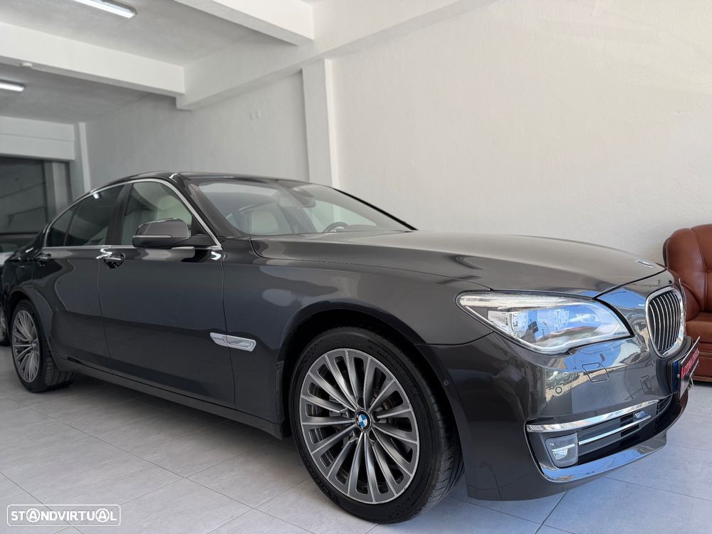BMW 740 d - 12