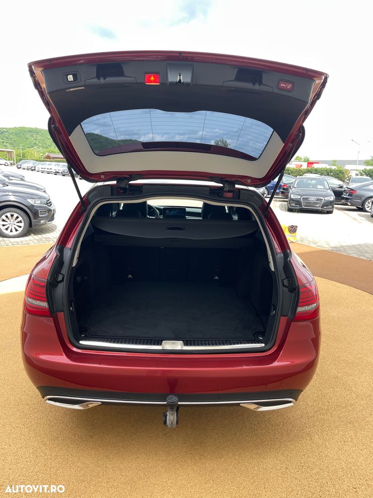 Mercedes-Benz C 220 d 4Matic 9G-TRONIC Avantgarde - 25