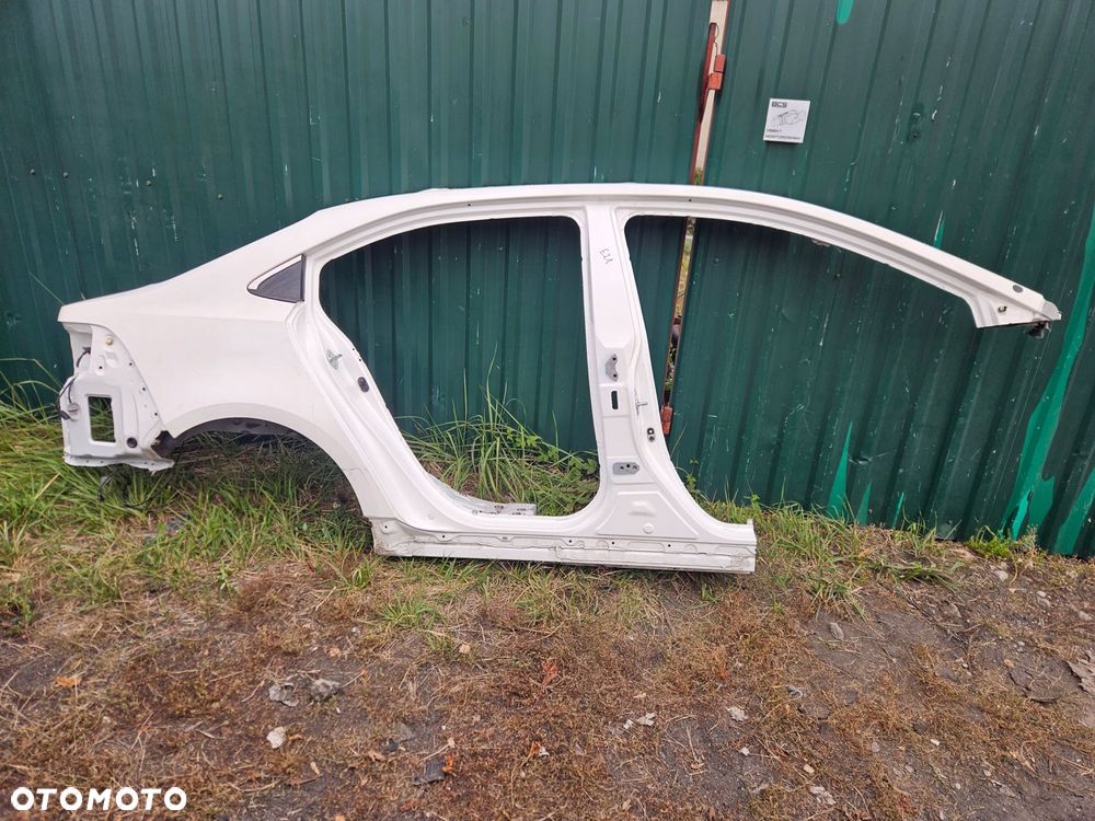 toyota corolla e21 19-25 sedan błotnik prawy tył próg - 1
