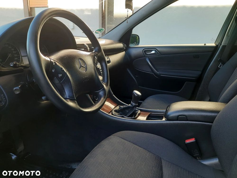 Mercedes-Benz Klasa C 180 Kompressor Sport Edition - 21