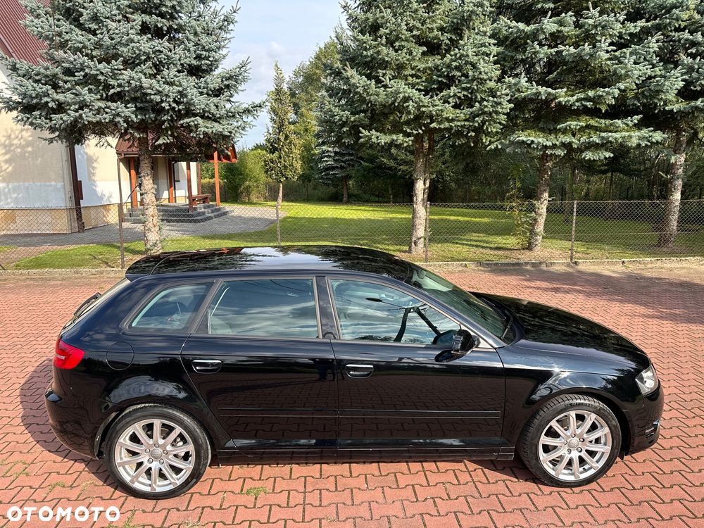 Audi A3 Sportback 1.6 TDI DPF Ambiente - 9