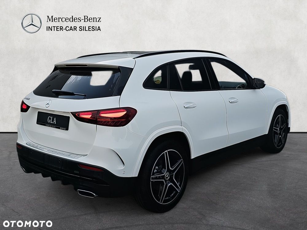 Mercedes-Benz GLA - 6