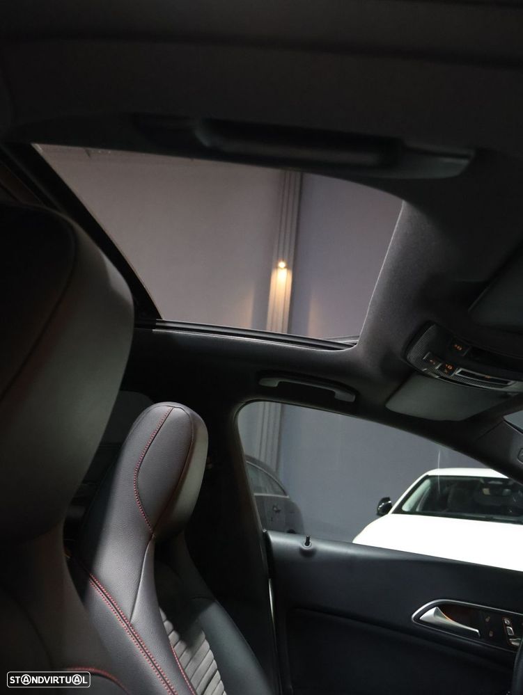 Mercedes-Benz CLA 180 d Shooting Brake AMG Line - 19