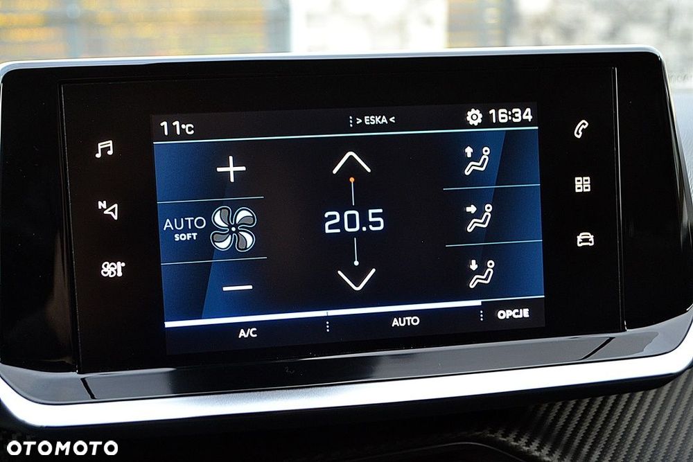 Peugeot 2008 BlueHDi 130 EAT8 Allure - 24