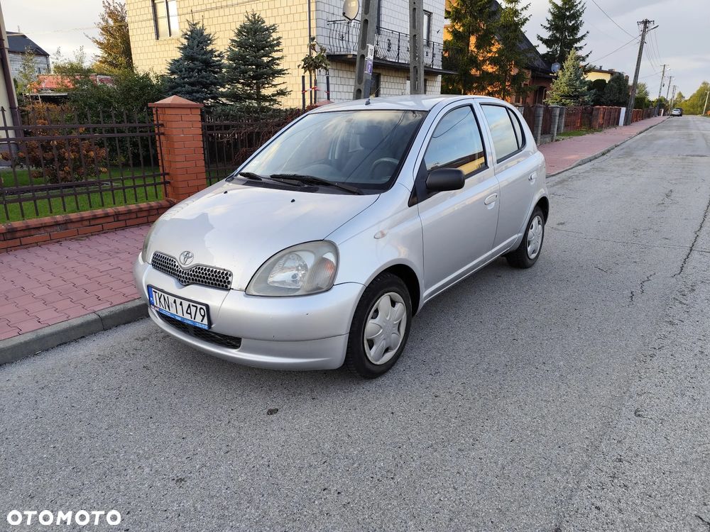 Toyota Yaris 1.0 Base - 1