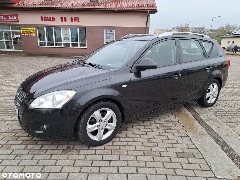 Kia Ceed - 11