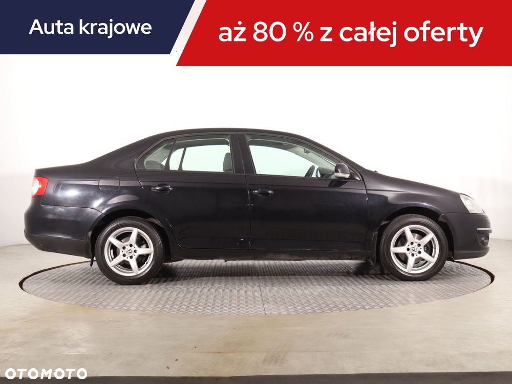 Volkswagen Jetta - 8