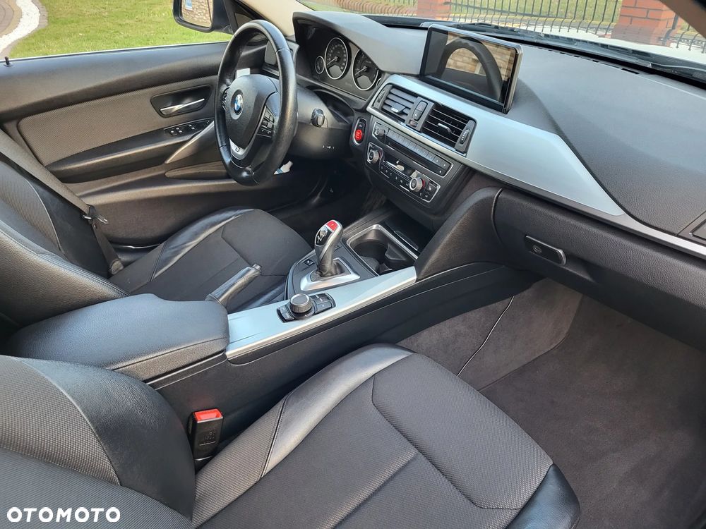 BMW Seria 3 328i Modern Line - 19