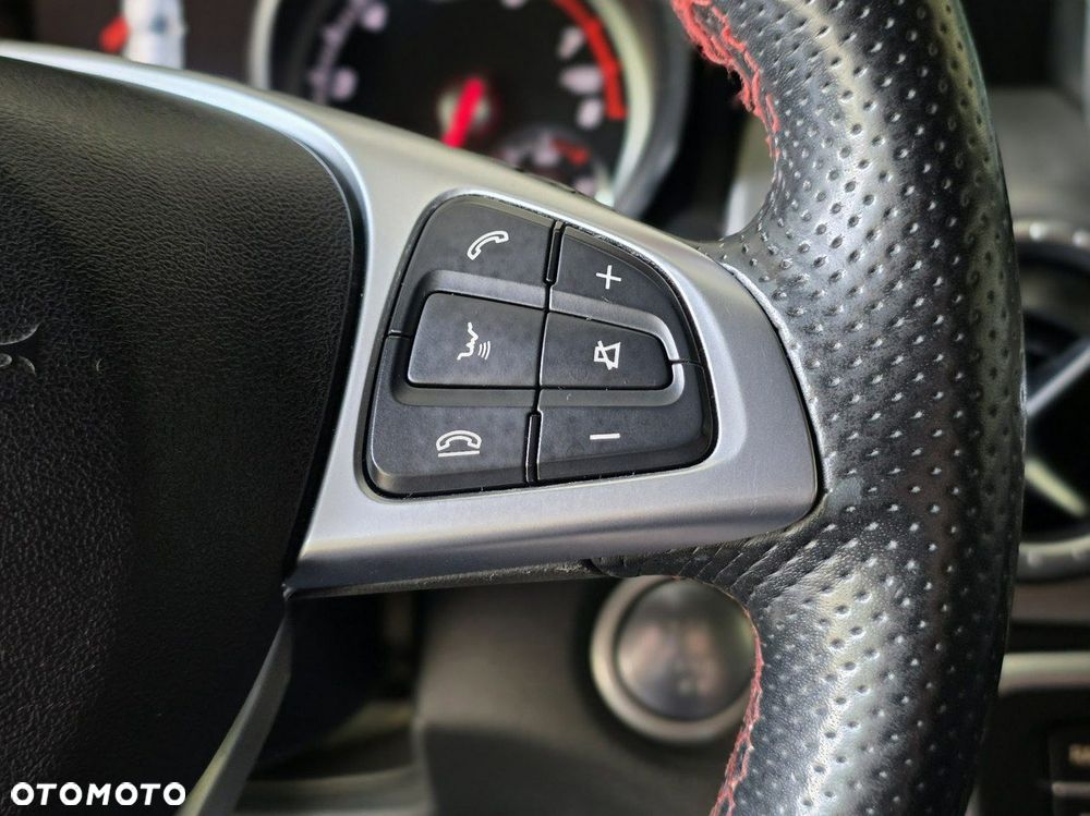 Mercedes-Benz CLA 200 AMG Line - 29