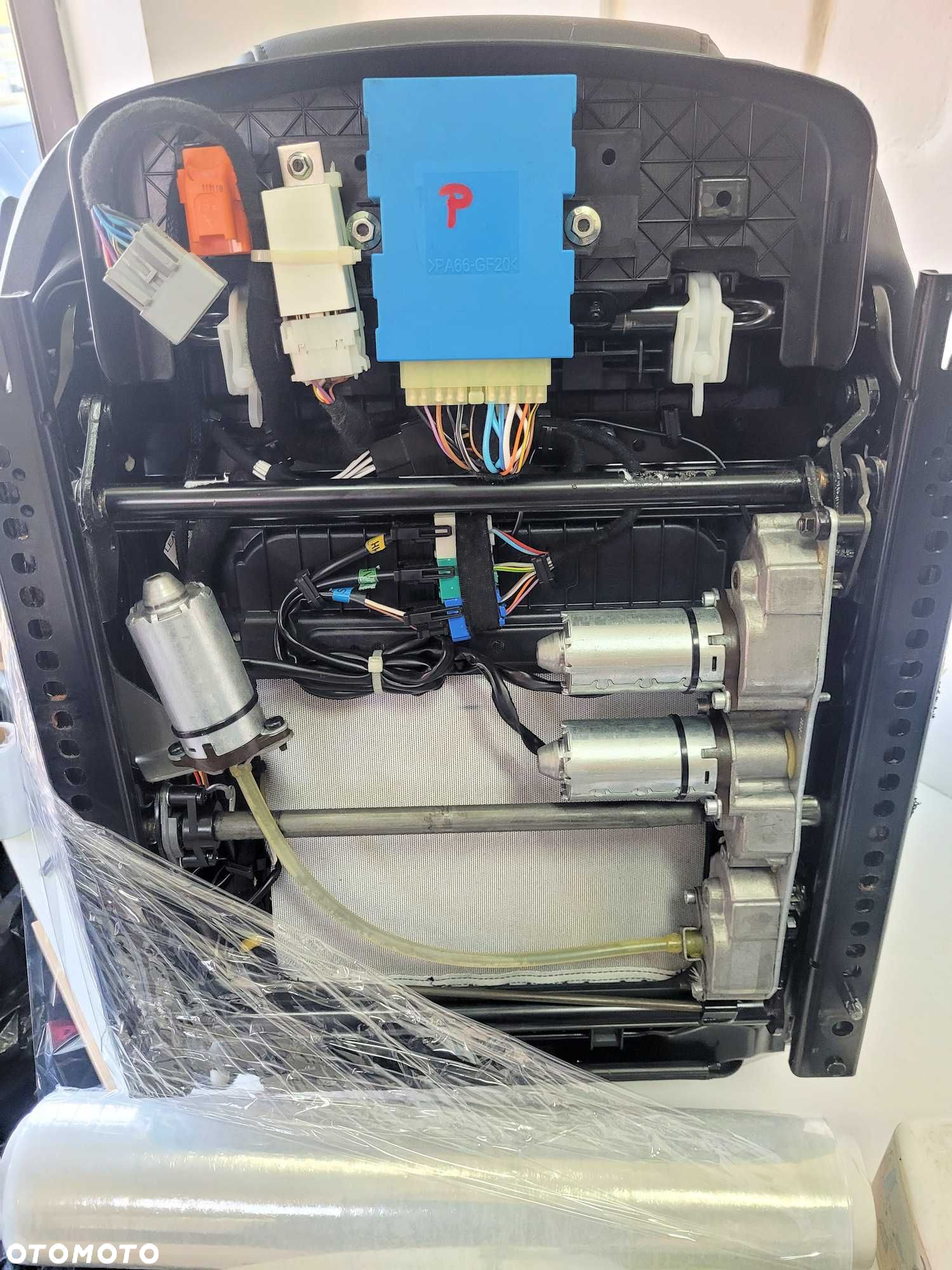 Maserati Granturismo Grancabrio - moduł Easy entry ECU Memory Control - 3