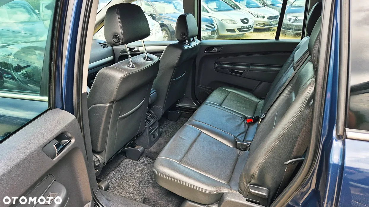 Opel Zafira 1.8 Cosmo - 33