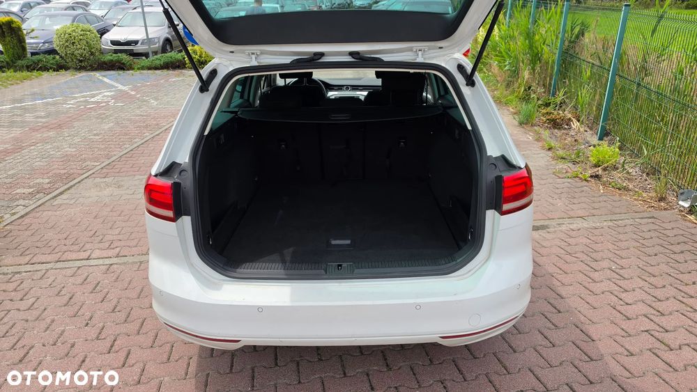 Volkswagen Passat Variant 2.0 TDI (BlueMotion Technology) Trendline - 14