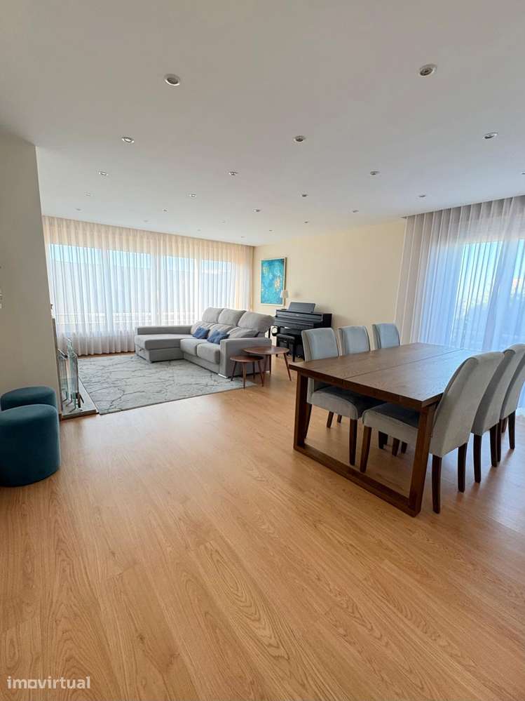 Apartamento T3 junto à praia da Madalena - Grande imagem: 4/31