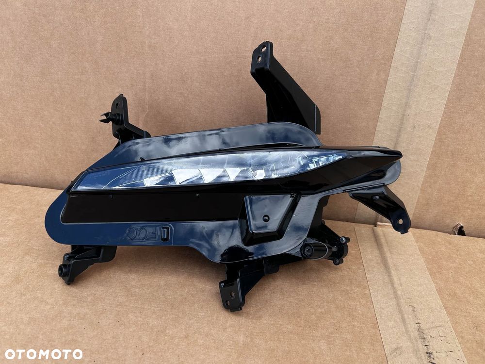 HALOGEN PRAWY KIA CEED III 3 LIFT LED DRL 92202-J7500 - 2
