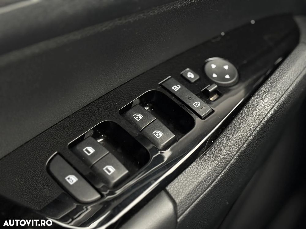 Kia Sportage 1.6 T-GDI HEV 6AT 4x2 Style - 28