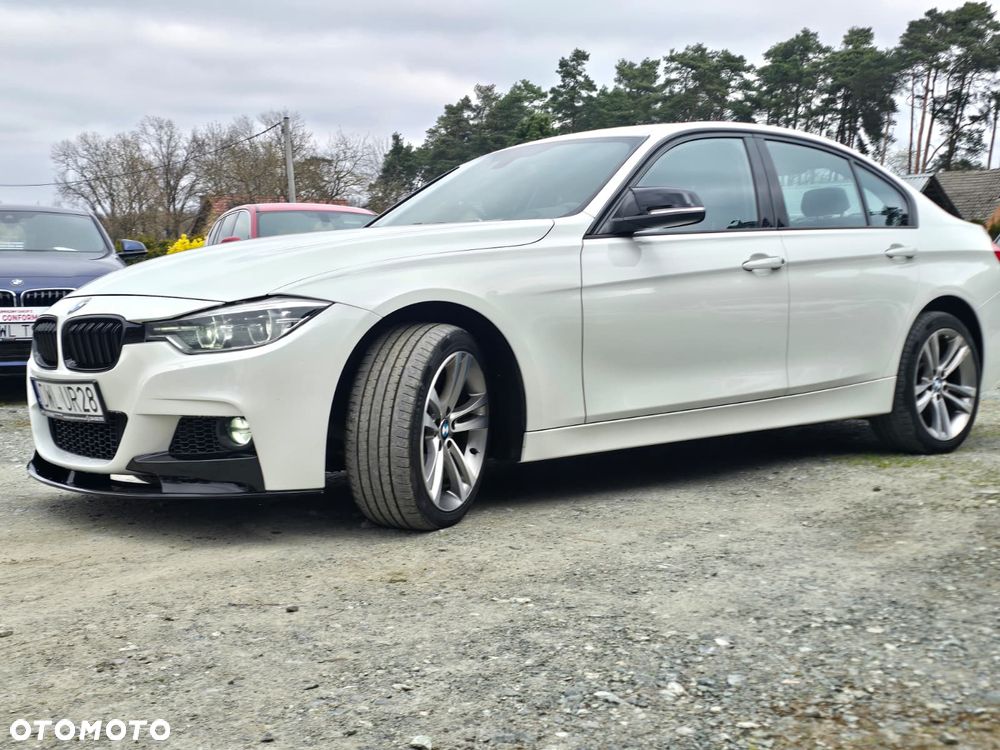 BMW Seria 3 330i Edition M Sport Shadow - 33