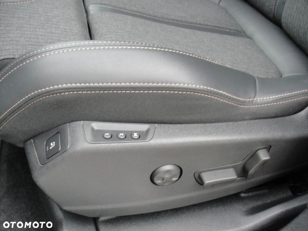 Peugeot 5008 BlueHDi 180 EAT8 GT - 13