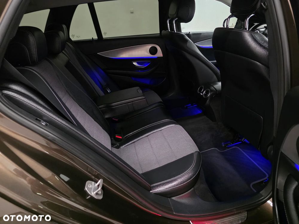 Mercedes-Benz Klasa E 220 d 9G-TRONIC AMG Line - 19