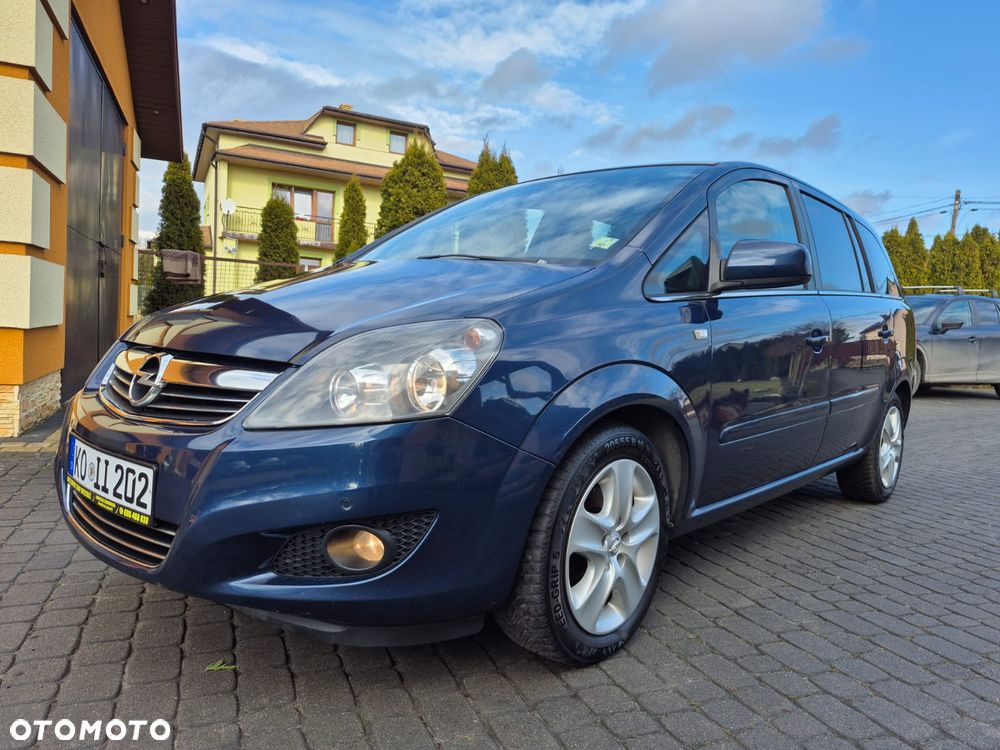 Opel Zafira 1.8 Family Plus - 1