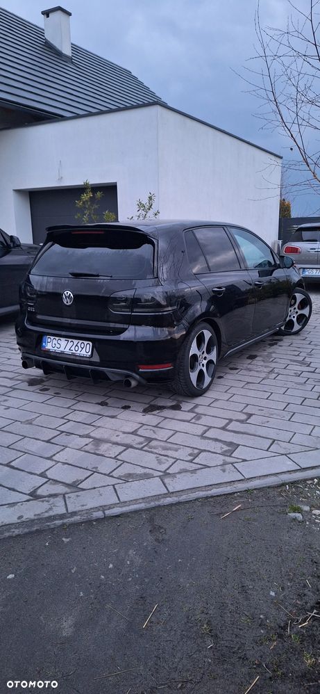 Volkswagen Golf ver-2-0-tsi-gti - 8
