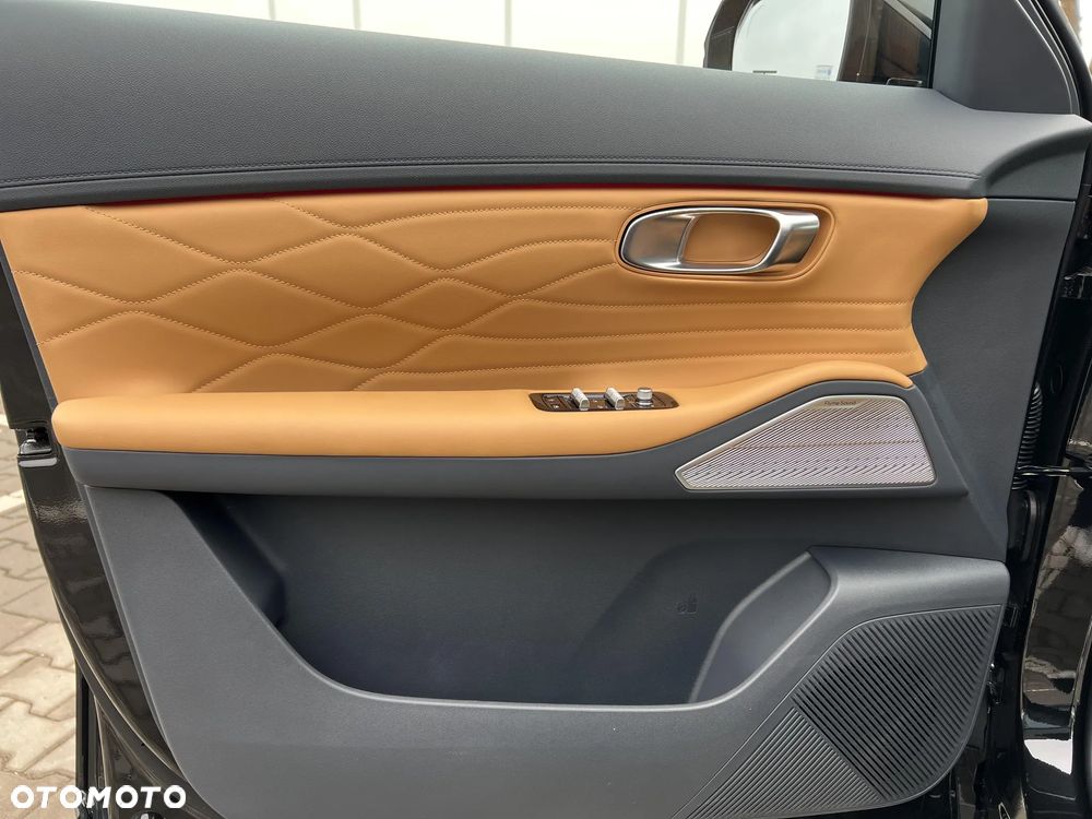 Geely Starray EM-i 1.5 PHEV Max - 11