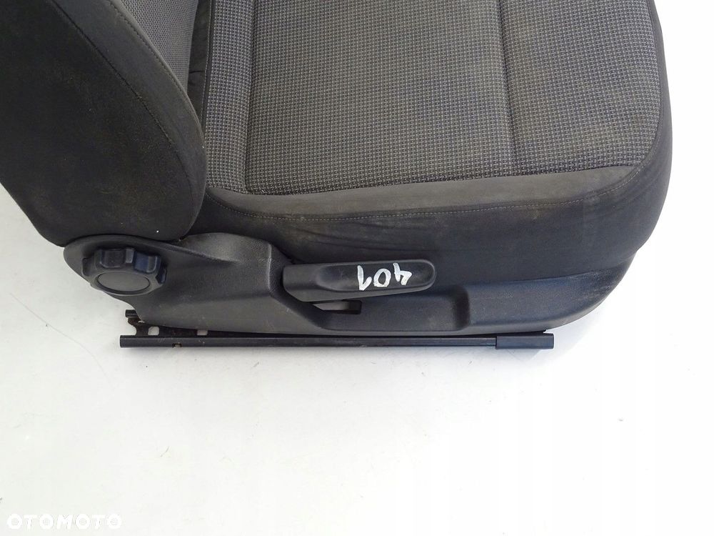 FOTEL PRAWY PRZÓD PRZEDNI PASAŻERA VW BEETLE II 5C 11-19R MATERIAŁOWY - 2