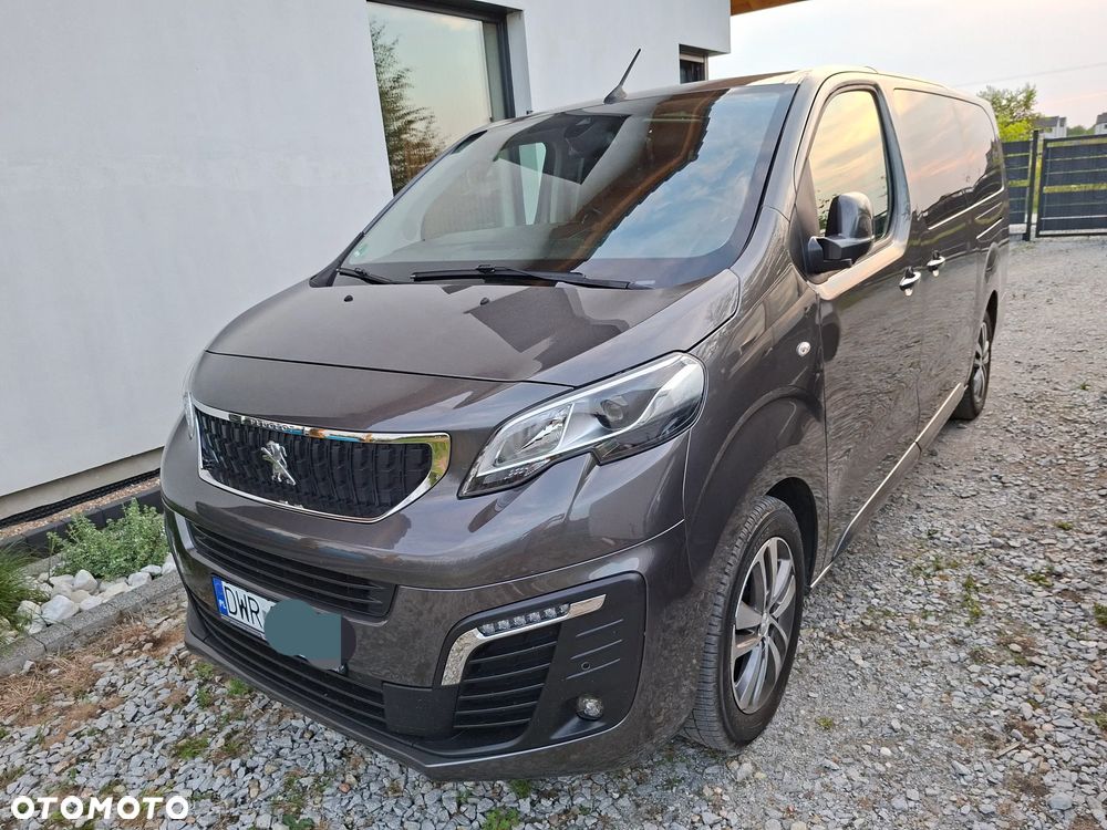 Peugeot Traveller - 1