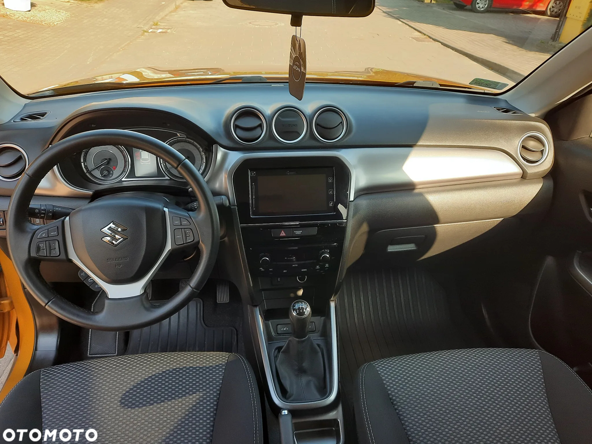 Suzuki Vitara 1.0 Boosterjet Premium 2WD - 9