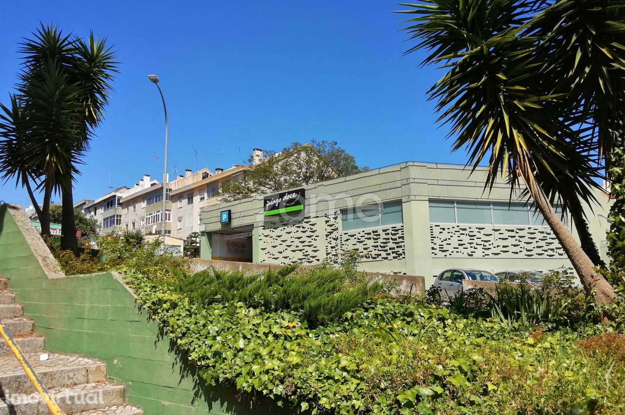 Armazém industrial, Reboleira, Zona Nobre - Grande imagem: 3/37