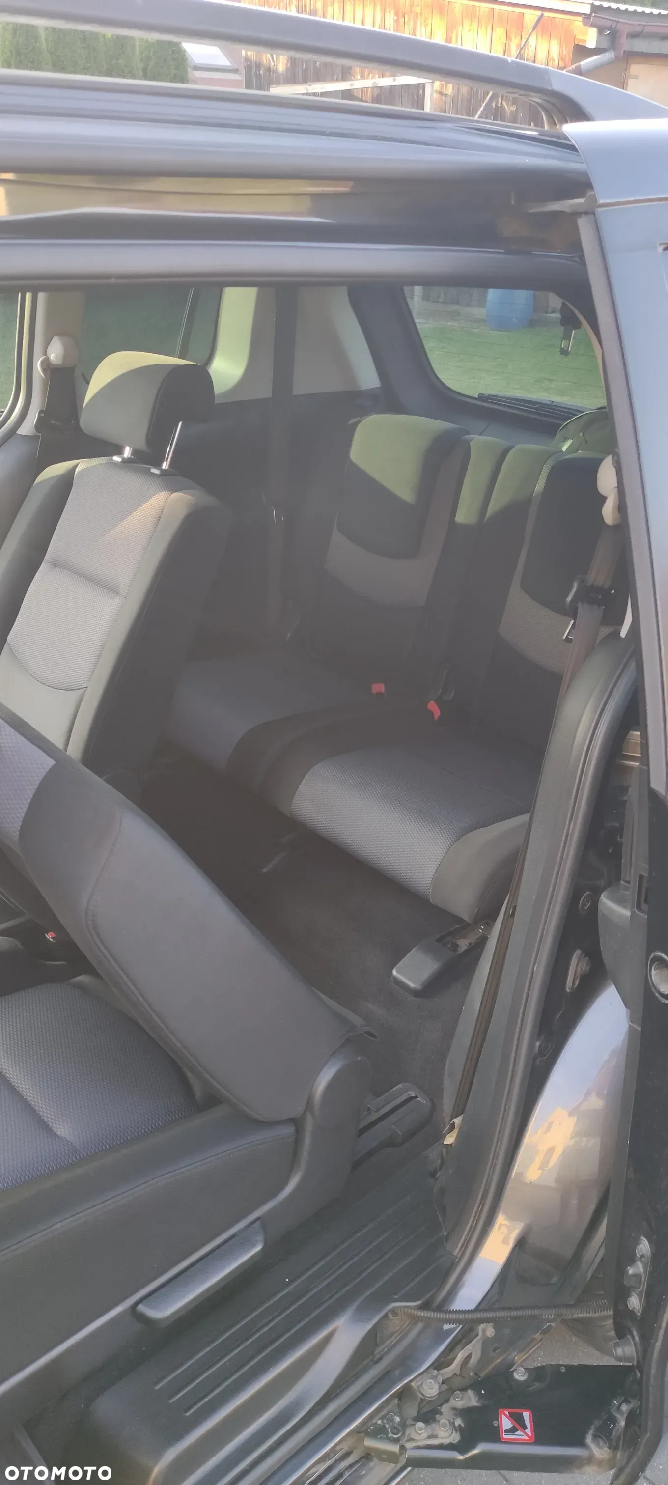 Mazda 5 - 11