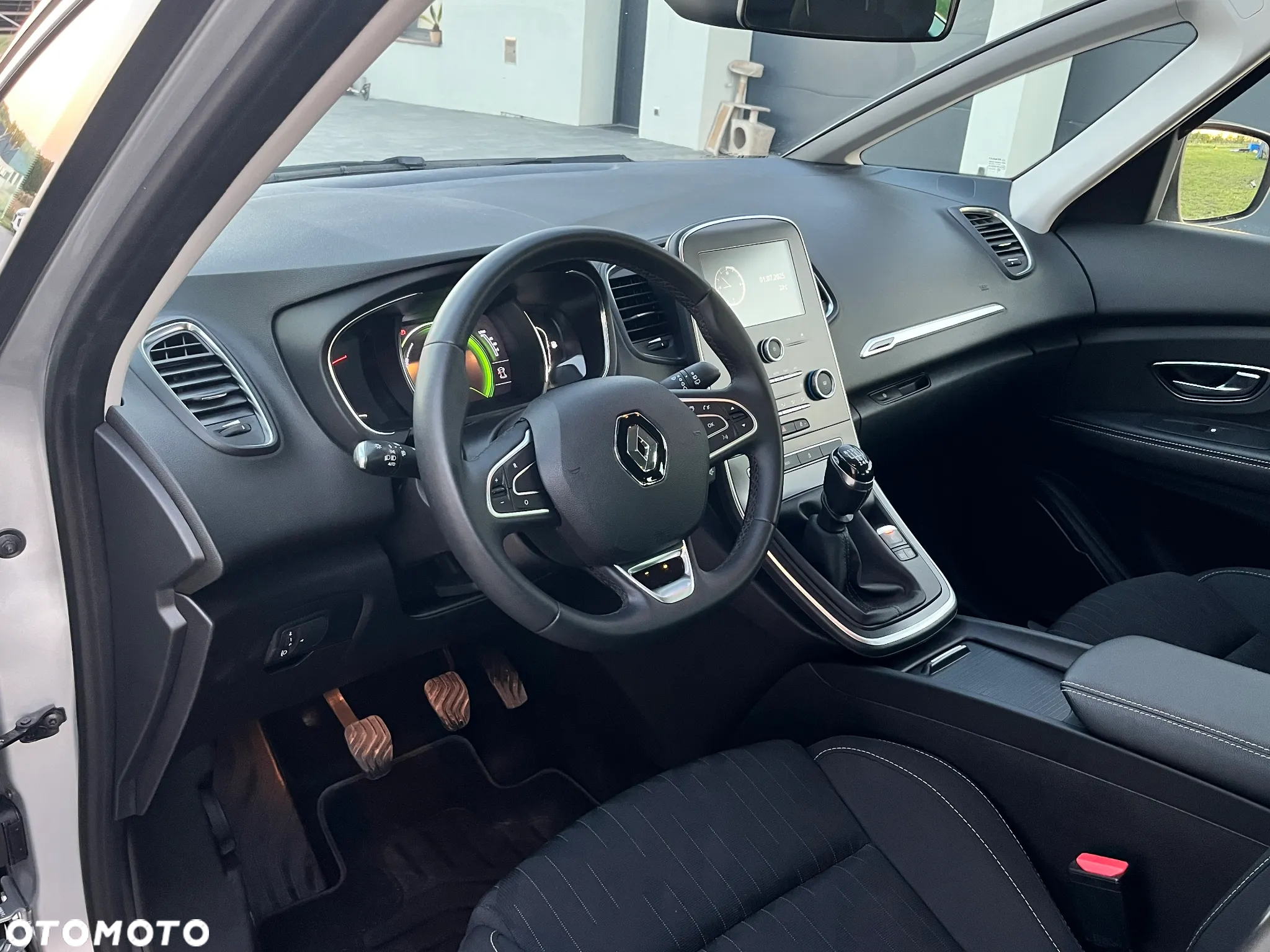 Renault Scenic TCe 115 GPF LIMITED - 13