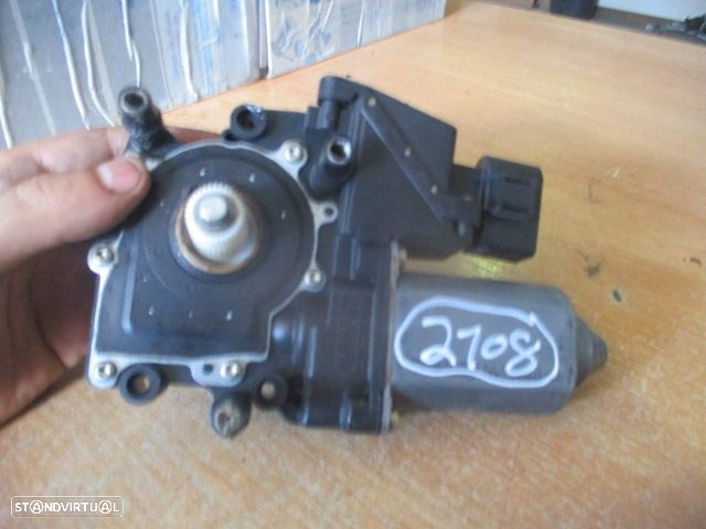 Motor Elevador Vidro 8D0959802D AUDI A4 B5 1998 1.9TDI 110CV 4P AZUL FD AUDI A4 8D 1999 1.9TDI 110CV 4P PRETO FD - 3