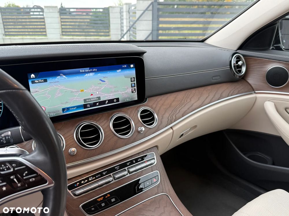 Mercedes-Benz Klasa E 300 Exclusive - 21