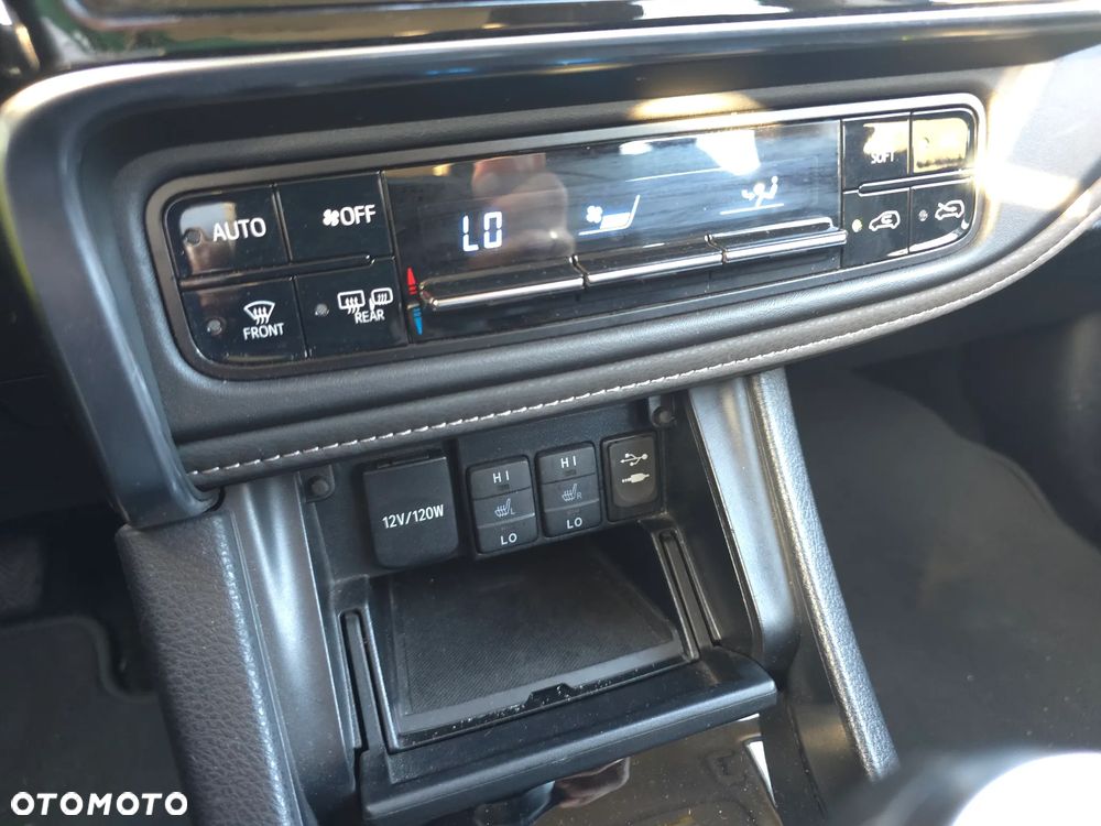 Toyota Auris 1.6 Premium - 28