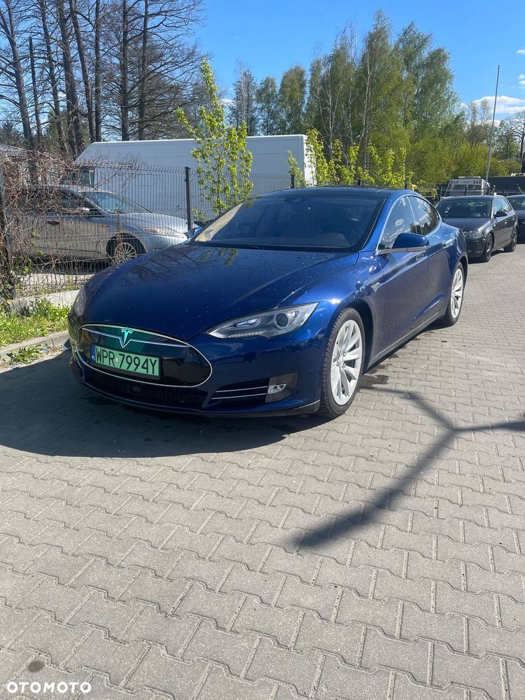 Tesla Model S 70D Allradantrieb - 9