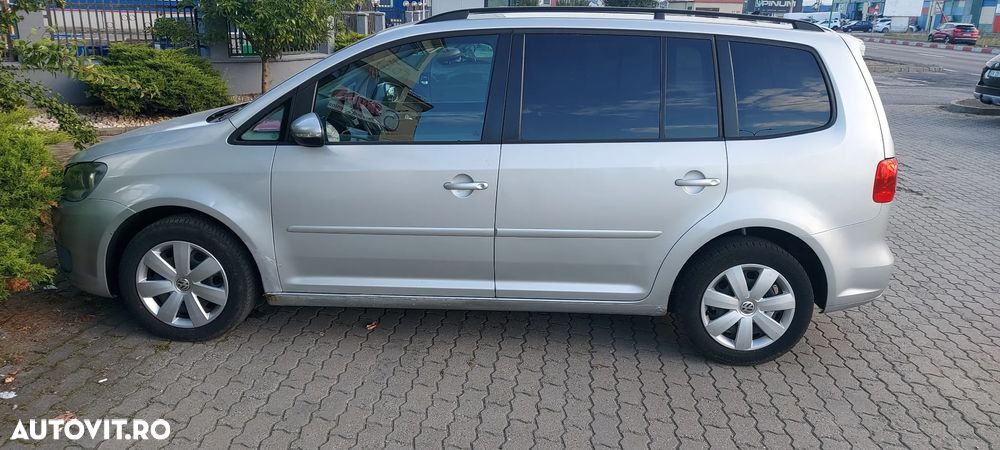Volkswagen Touran - 16