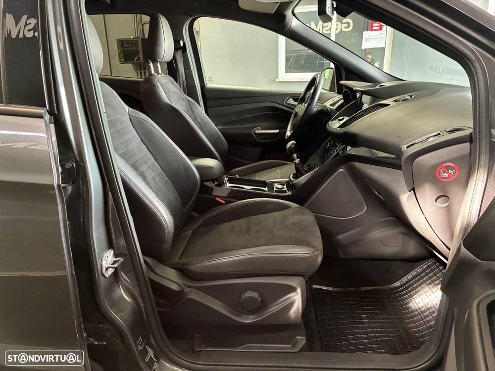 Ford Kuga 1.5 TDCi EcoBlue ST-Line - 31