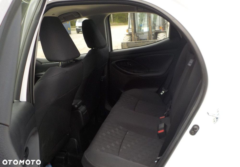 Toyota Yaris - 16