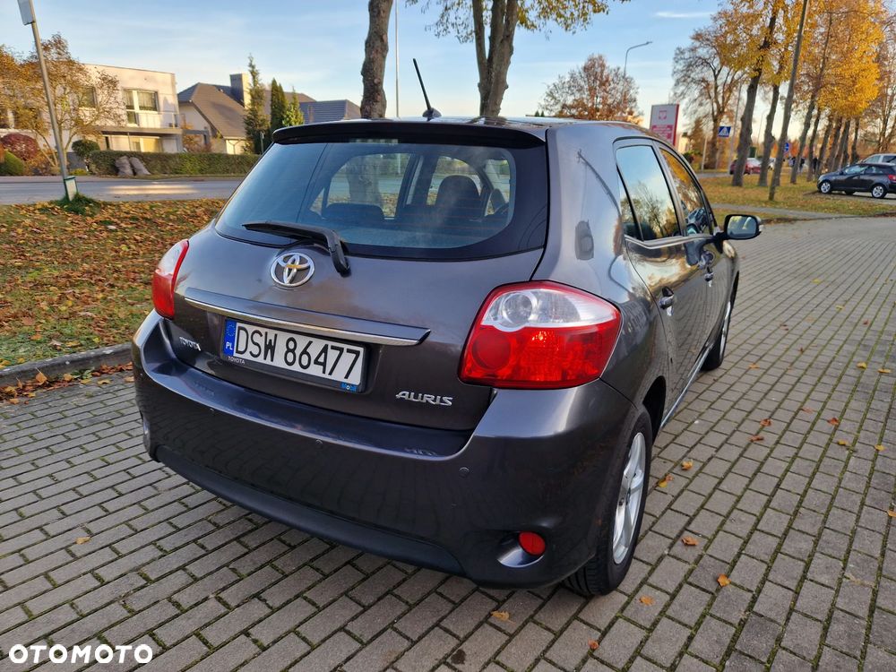 Toyota Auris 1.33 VVT-i Premium Comfort - 9