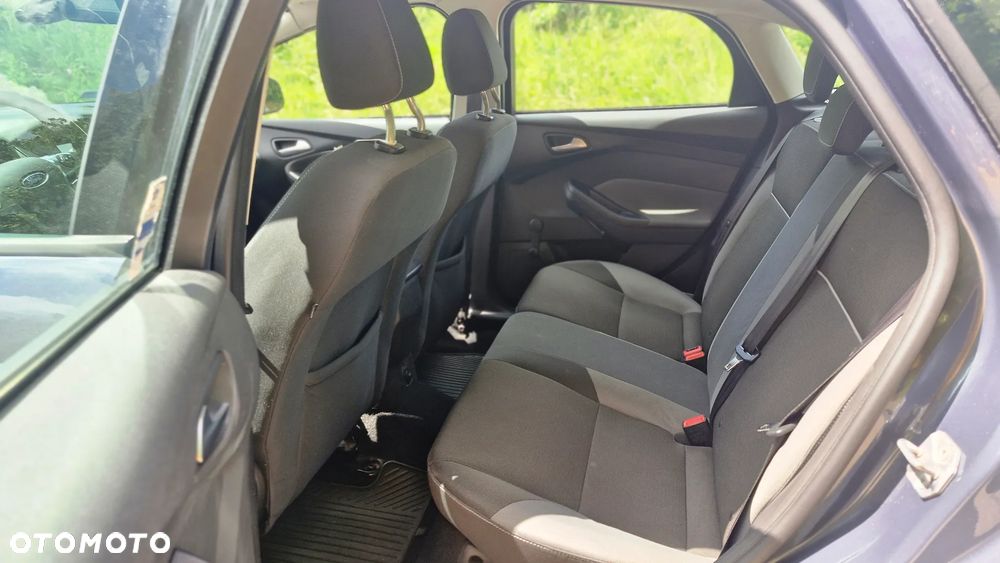 Ford Focus 1.6 Ambiente - 10