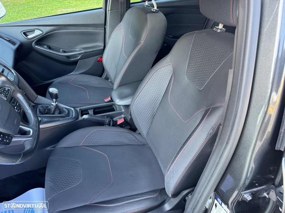Ford Focus SW 1.5 TDCi EcoBlue ST-Line - 11