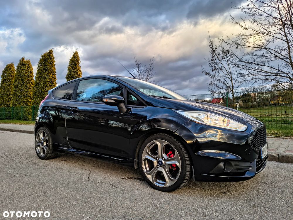Ford Fiesta 1.6 EcoBoost ST - 29