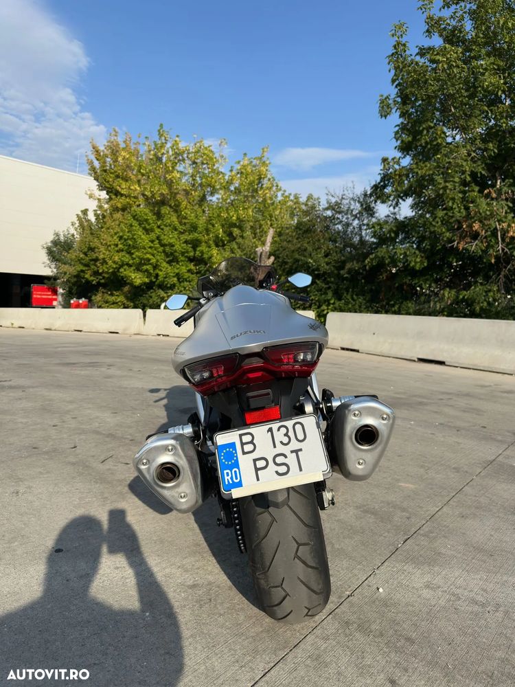 Suzuki GSX 1300R Hayabusa - 3