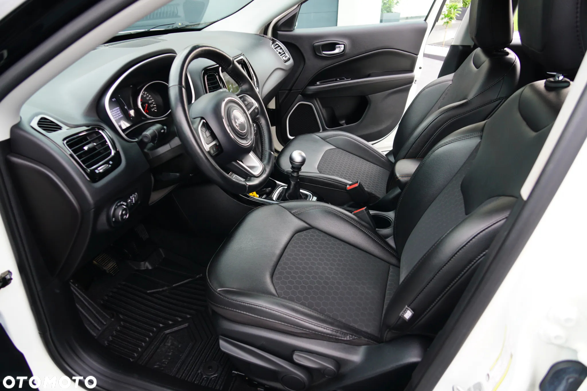 Jeep Compass 1.4 TMair Night Eagle FWD S&S - 24