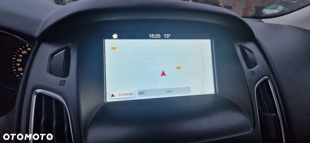 Ford Focus SW ver-1-5-ecoblue-start--stopp--system-active-style - 4