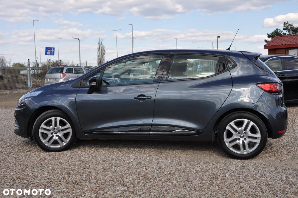 Renault Clio 1.2 16V 75 LIMITED - 6