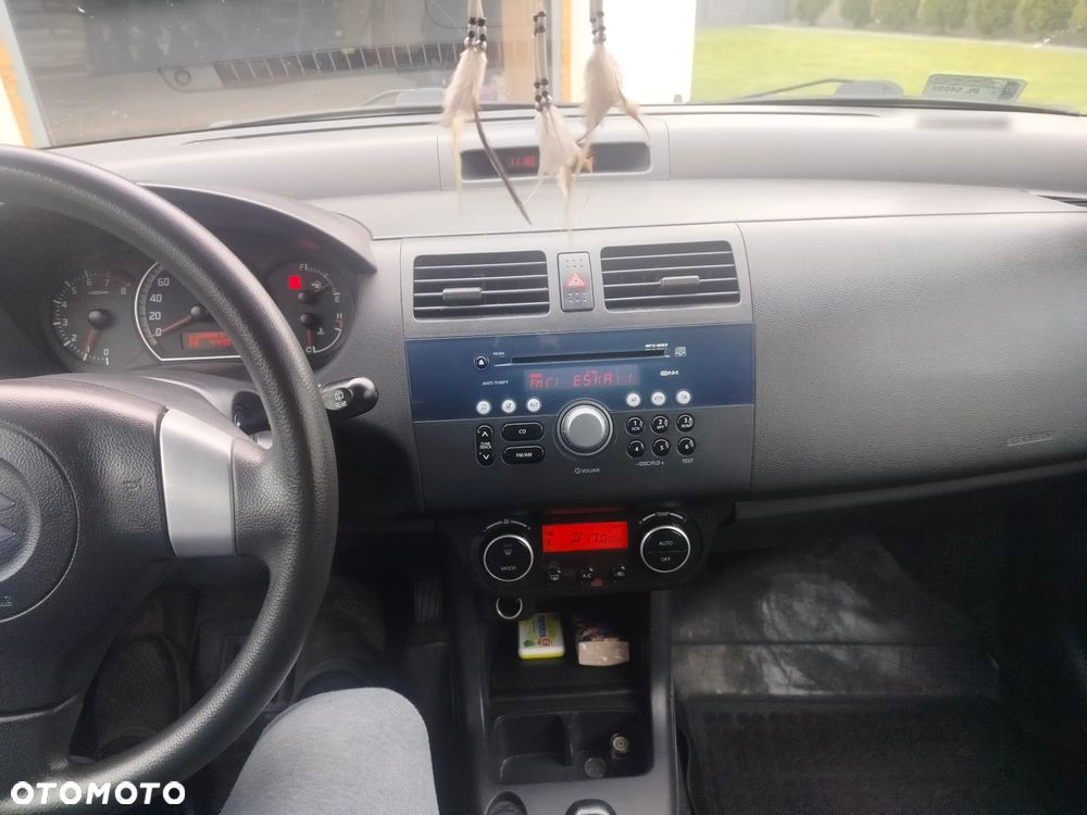 Suzuki Swift 1.3 A-M-T Comfort - 4
