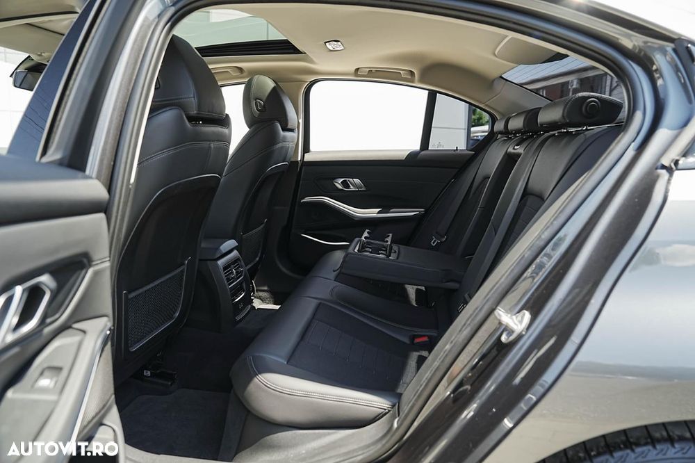 BMW Seria 3 320d Aut. Sport Line - 12