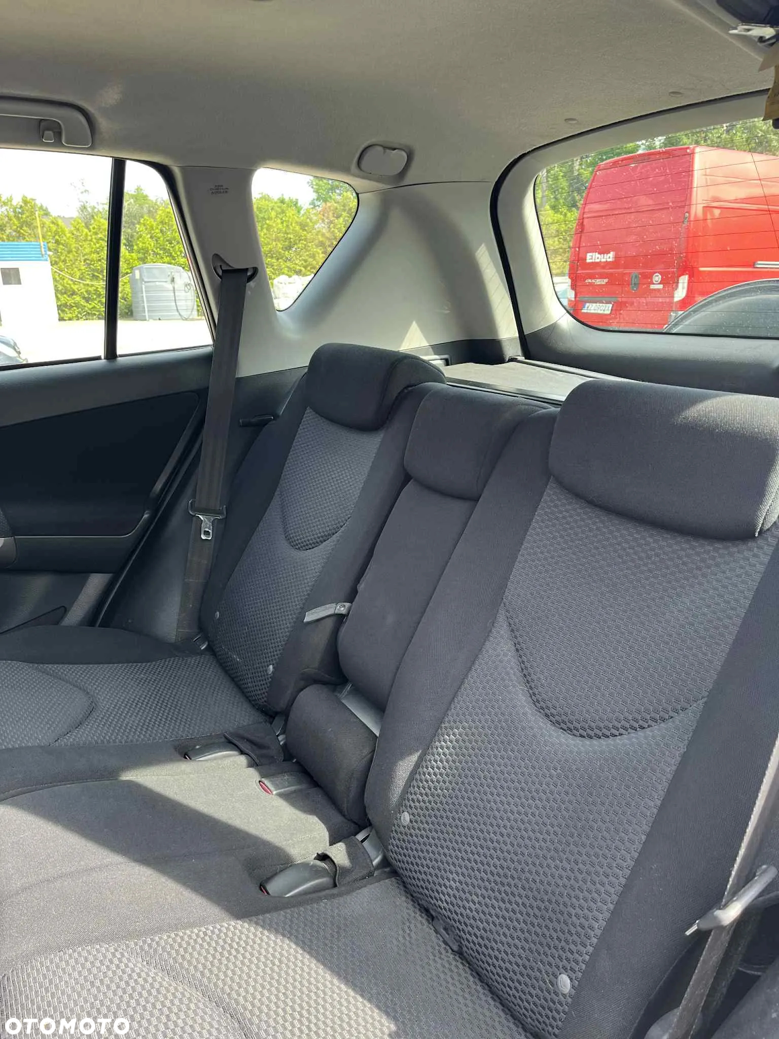 Toyota RAV4 - 9