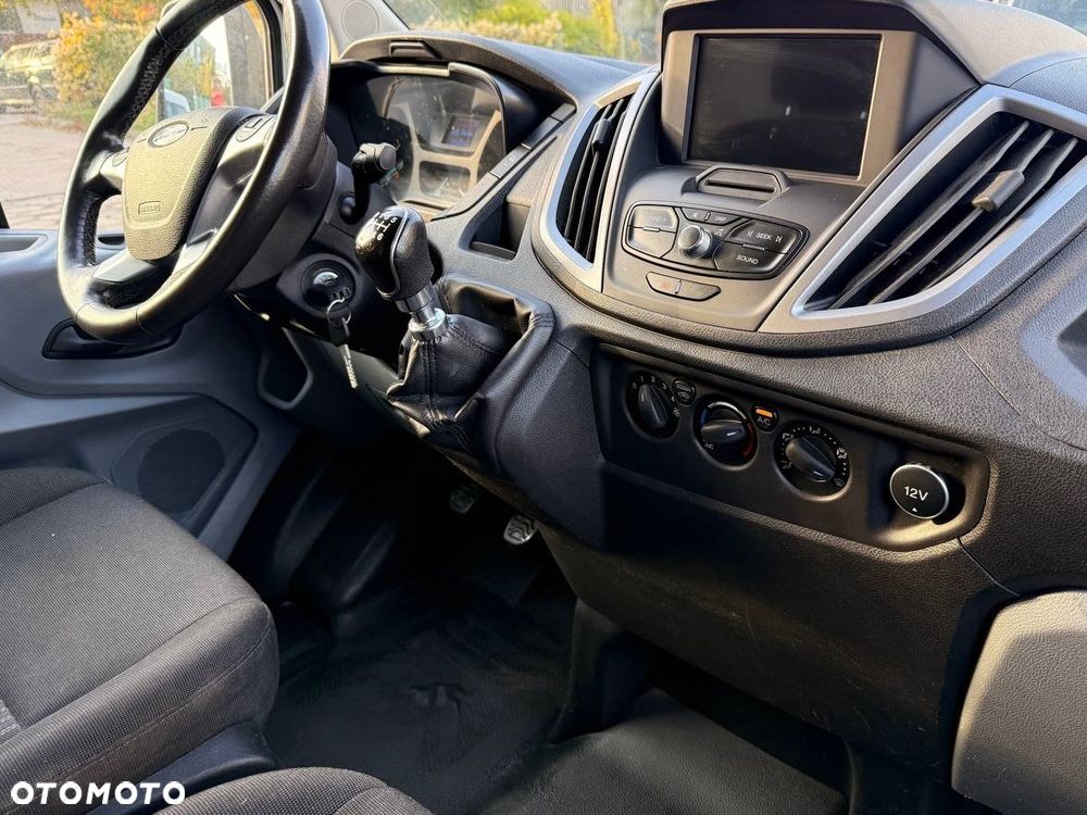 Ford Transit - 11